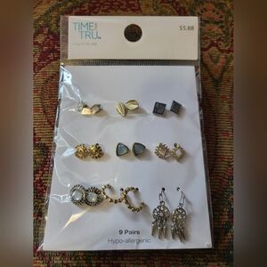 Time and Tru Earring Set